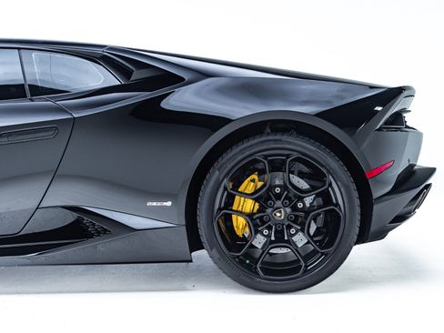 Used 2016 Lamborghini Huracan LP 610-4 AWD/4WD image 36