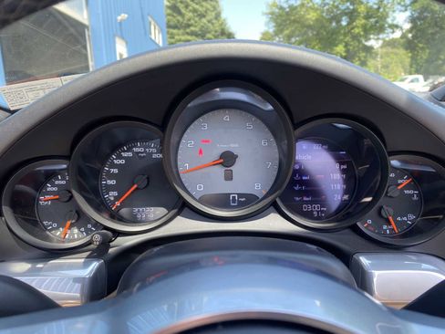 Used 2017 Porsche 911 Carrera 4S image 14