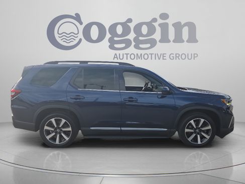 Used 2023 Honda Pilot Touring image 6