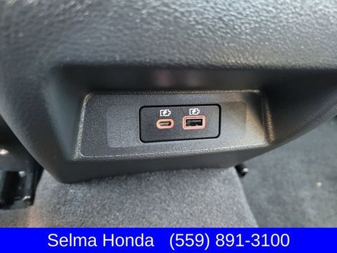 Used 2025 Nissan Altima 2.5 SV image 10