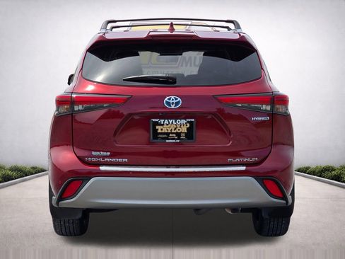 Used 2023 Toyota Highlander Platinum FWD image 6