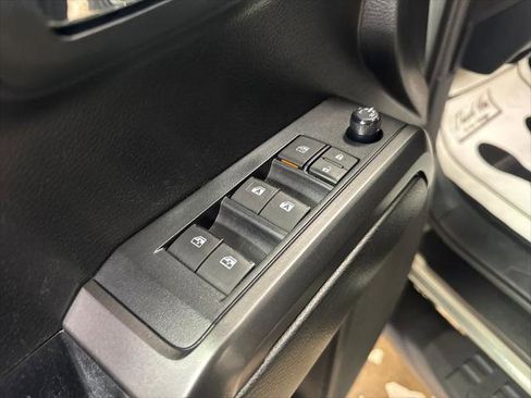 Certified 2022 Toyota Tacoma TRD Off-Road AWD/4WD image 15