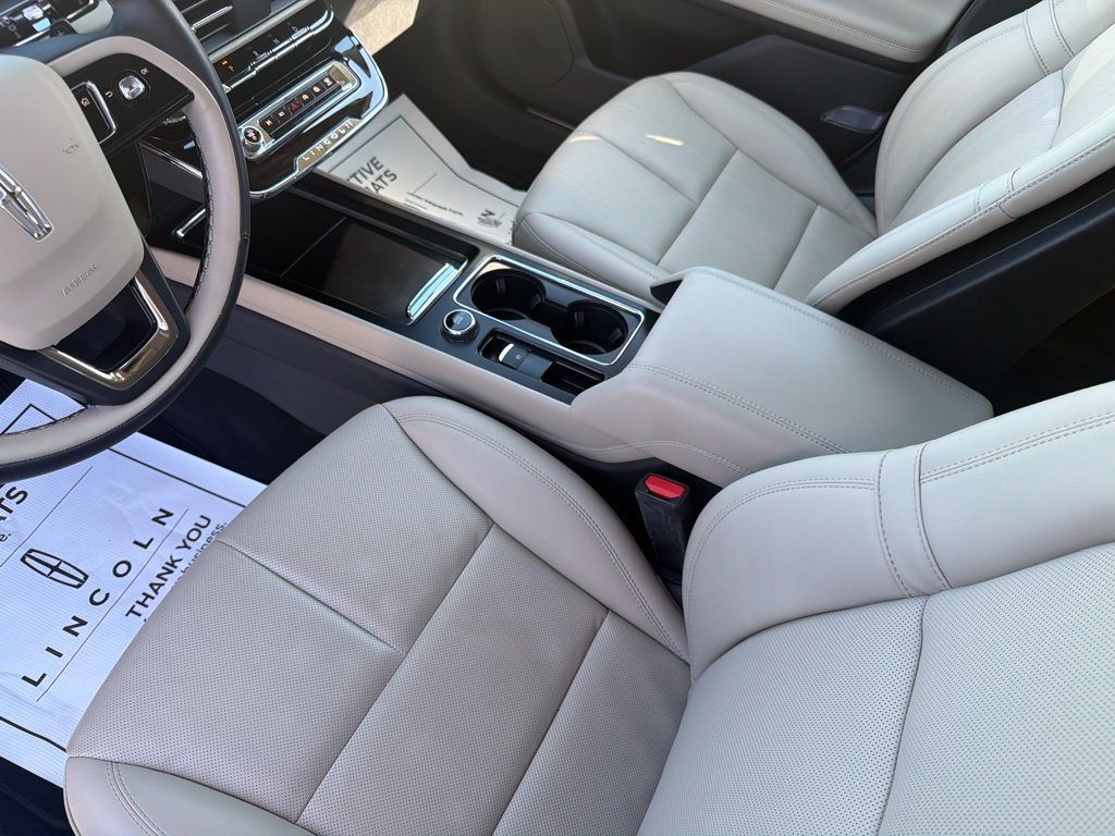 Used 2026 Lincoln Corsair Premiere AWD/4WD image 16