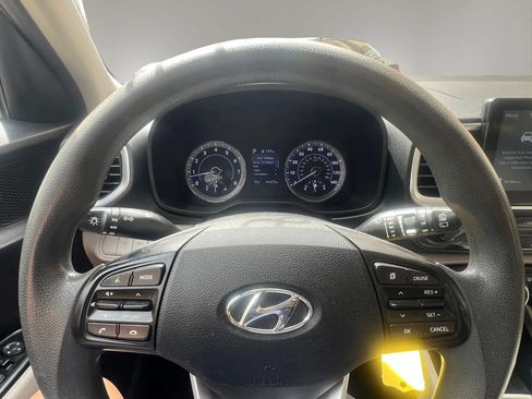 Used 2020 Hyundai Venue SEL FWD image 18