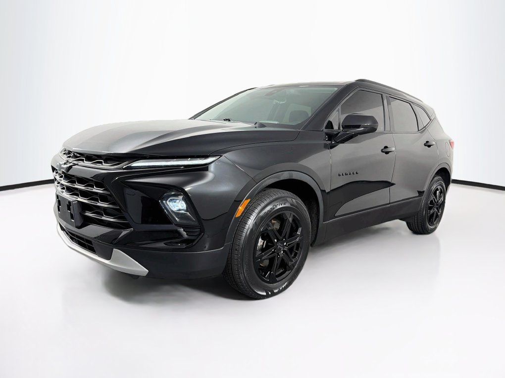 Used 2023 Chevrolet Blazer LT w/ Midnight/Sport Edition AWD/4WD image 3