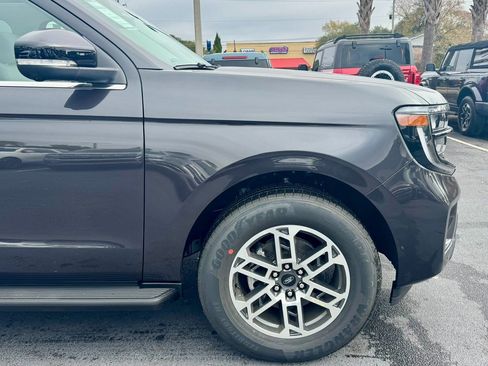 New 2025 Ford Expedition Active image 4
