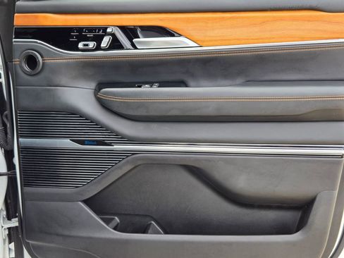 Used 2024 Jeep Grand Wagoneer L Series III image 32