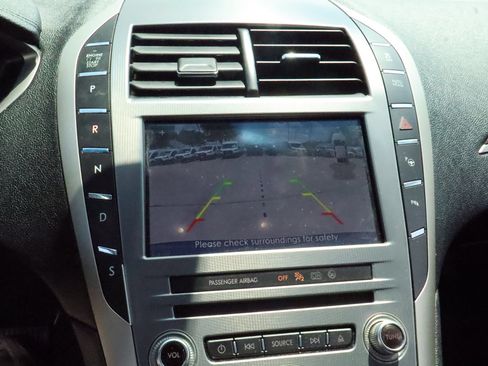 Used 2020 Lincoln MKZ Reserve FWD image 22