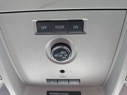 Used 2019 Chevrolet Tahoe LT image 33