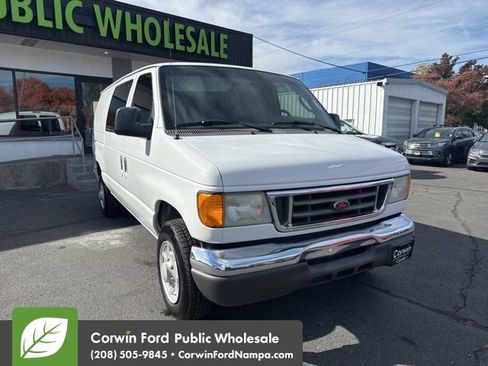Used 2005 Ford E-250 and Econoline 250 image 3