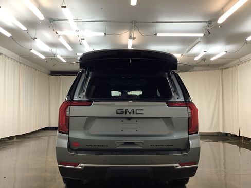 New 2026 GMC Yukon XL Elevation image 8