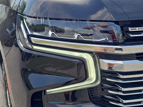 Used 2024 Chevrolet Suburban Premier RWD image 7