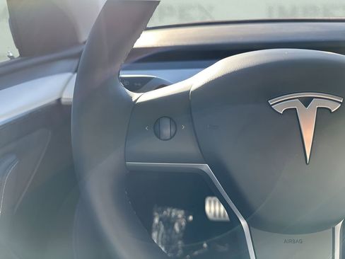 Used 2023 Tesla Model Y Long Range image 15