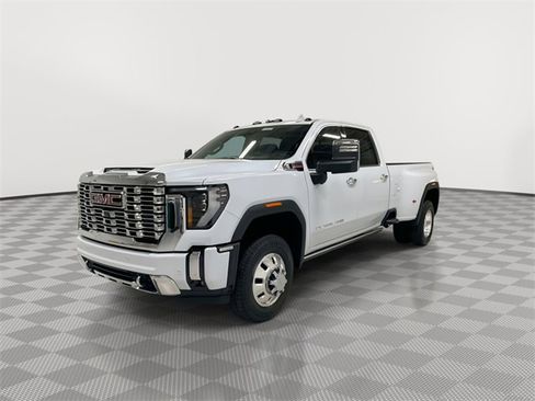 New 2026 GMC Sierra 3500 Denali w/ Denali Reserve Package image 5