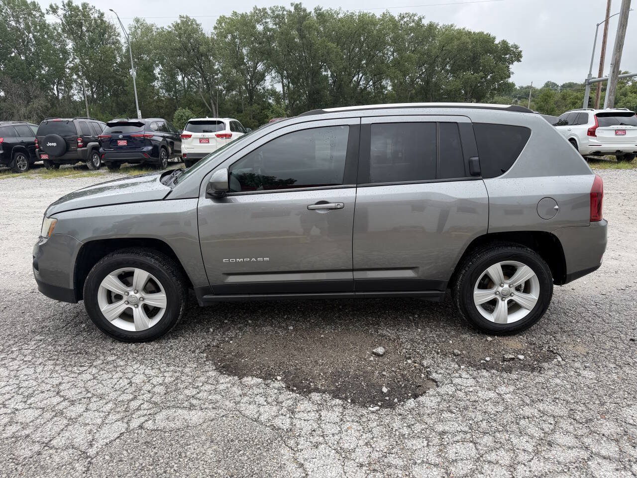 Used 2014 Jeep Compass Latitude AWD/4WD image 6