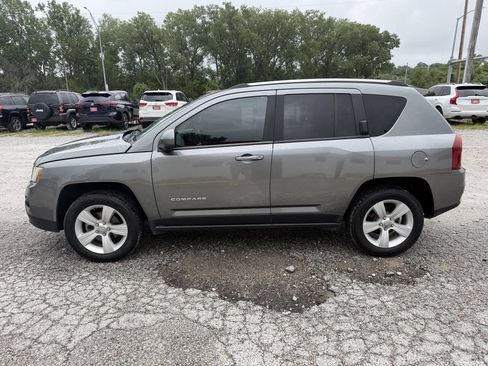 Used 2014 Jeep Compass Latitude AWD/4WD image 6