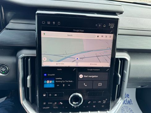 Used 2025 GMC Acadia Elevation image 29