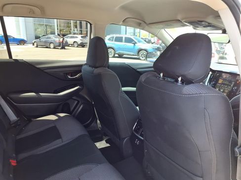 Used 2025 Subaru Outback Premium AWD/4WD image 20