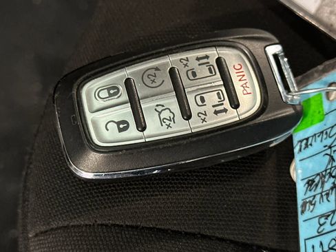 Used 2023 Chrysler Voyager LX FWD image 29