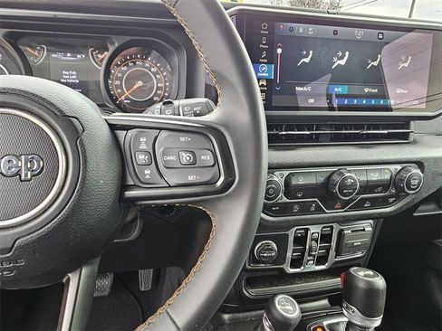 Used 2024 Jeep Wrangler Sport S image 23