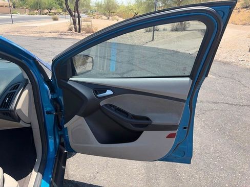 Used 2014 Ford Focus SE FWD image 21