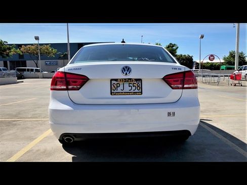 Used 2015 Volkswagen Passat 1.8T SE FWD image 6