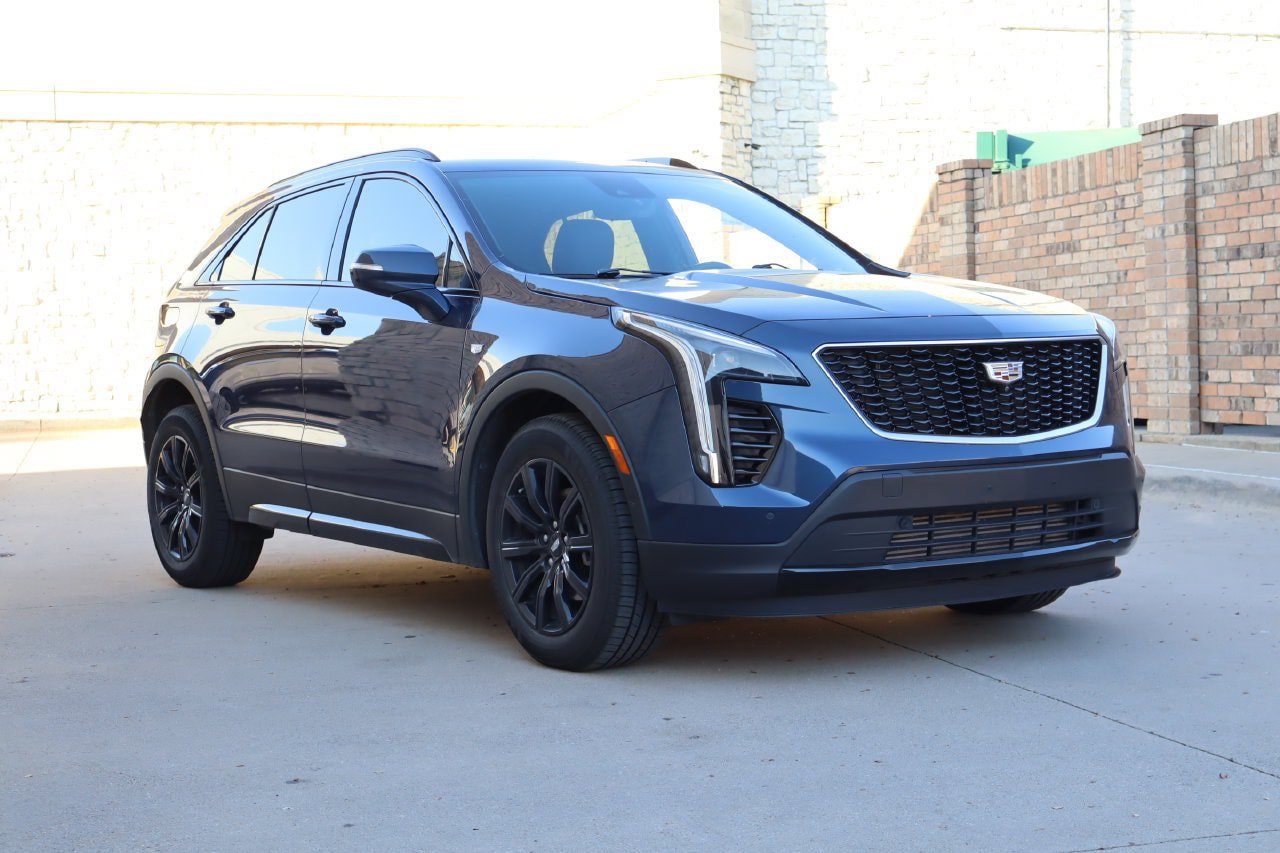 Used 2022 Cadillac XT4 Sport FWD image 2
