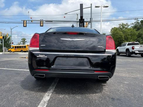 Used 2017 Chrysler 300 C w/ Safetytec Plus Group AWD/4WD image 6