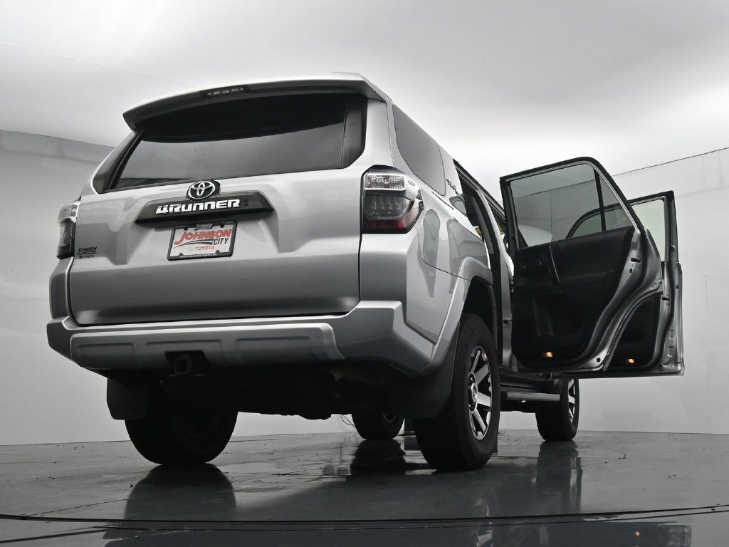 Used 2021 Toyota 4Runner TRD Off-Road AWD/4WD image 44