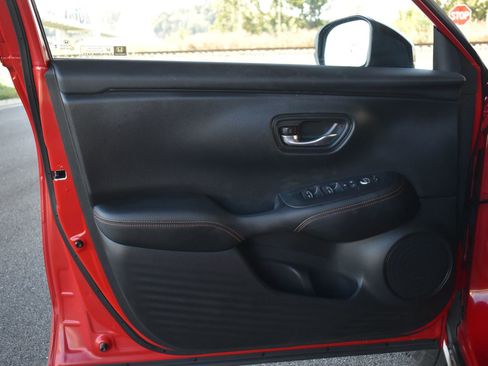 Used 2025 Honda HR-V Sport image 12