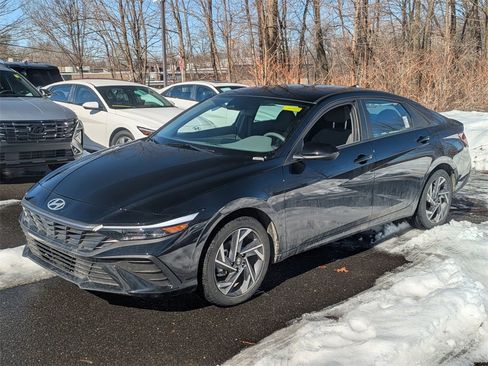 Certified 2025 Hyundai Elantra Sport image 5