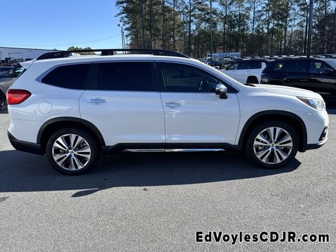 Used 2022 Subaru Ascent Touring image 2