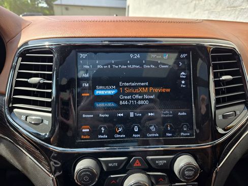 Used 2019 Jeep Grand Cherokee Summit AWD/4WD image 24