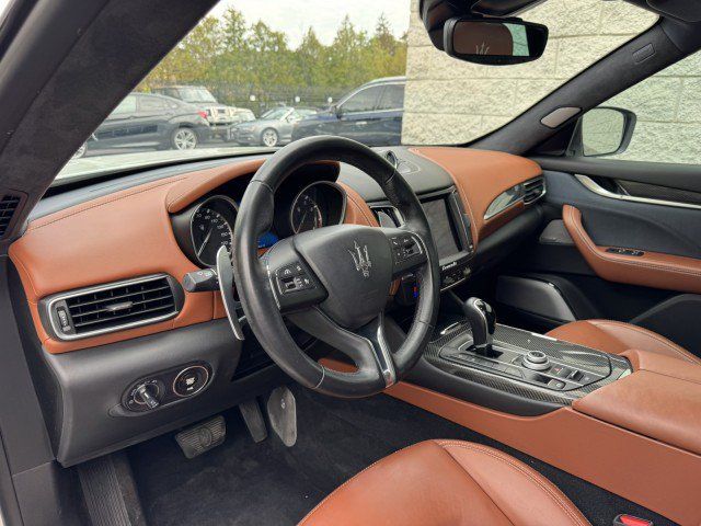 Used 2017 Maserati Levante S AWD/4WD image 5