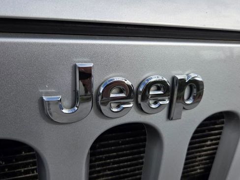 Used 2012 Jeep Wrangler Sport AWD/4WD image 17