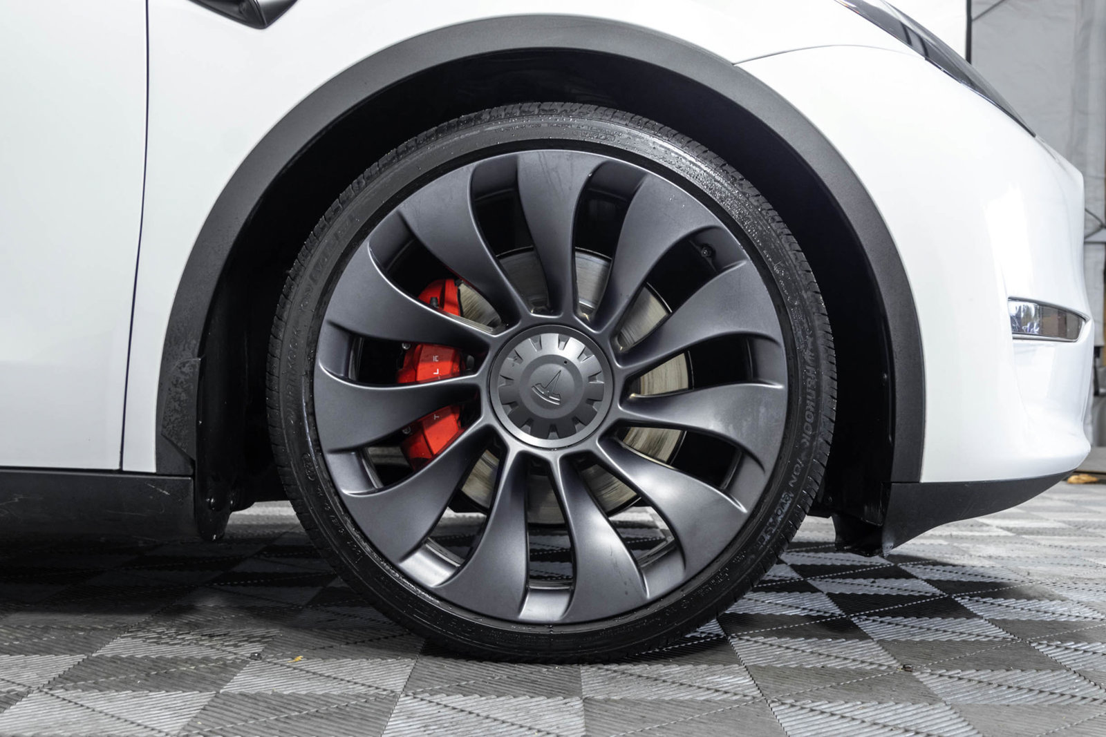 Used 2024 Tesla Model Y Performance AWD/4WD image 43