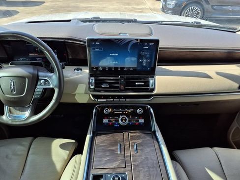 Certified 2022 Lincoln Navigator Reserve AWD/4WD image 7