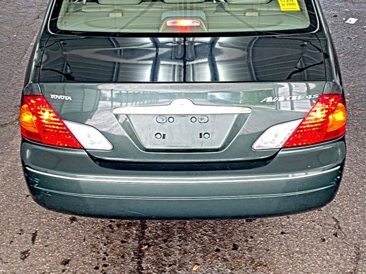 Used 2000 Toyota Avalon XL FWD image 9