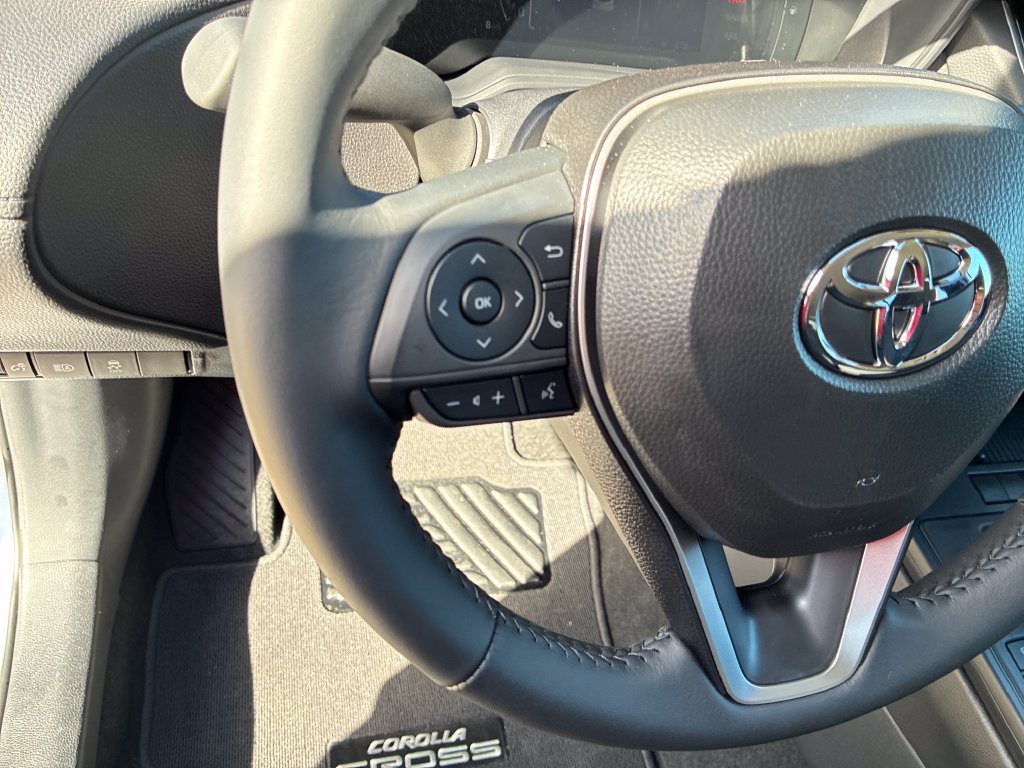 New 2026 Toyota Corolla Cross LE FWD image 21