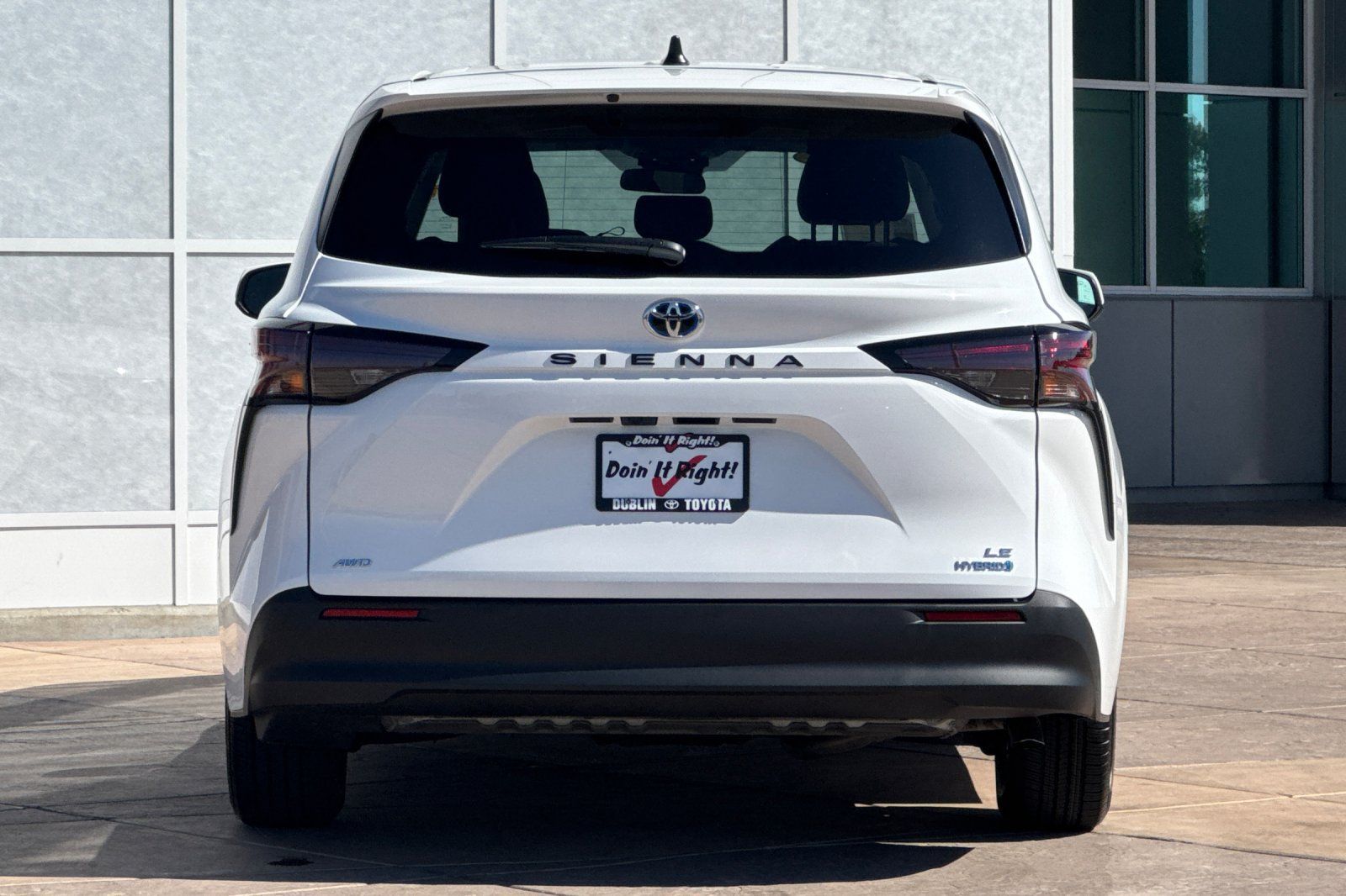 Used 2024 Toyota Sienna LE AWD/4WD image 5