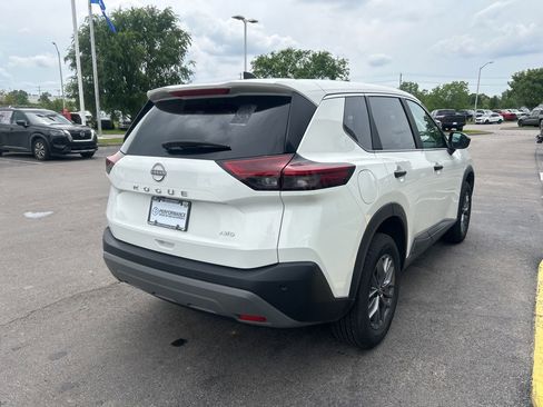 Used 2023 Nissan Rogue S AWD/4WD image 3