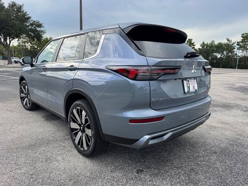 New 2025 Mitsubishi Outlander SE image 5