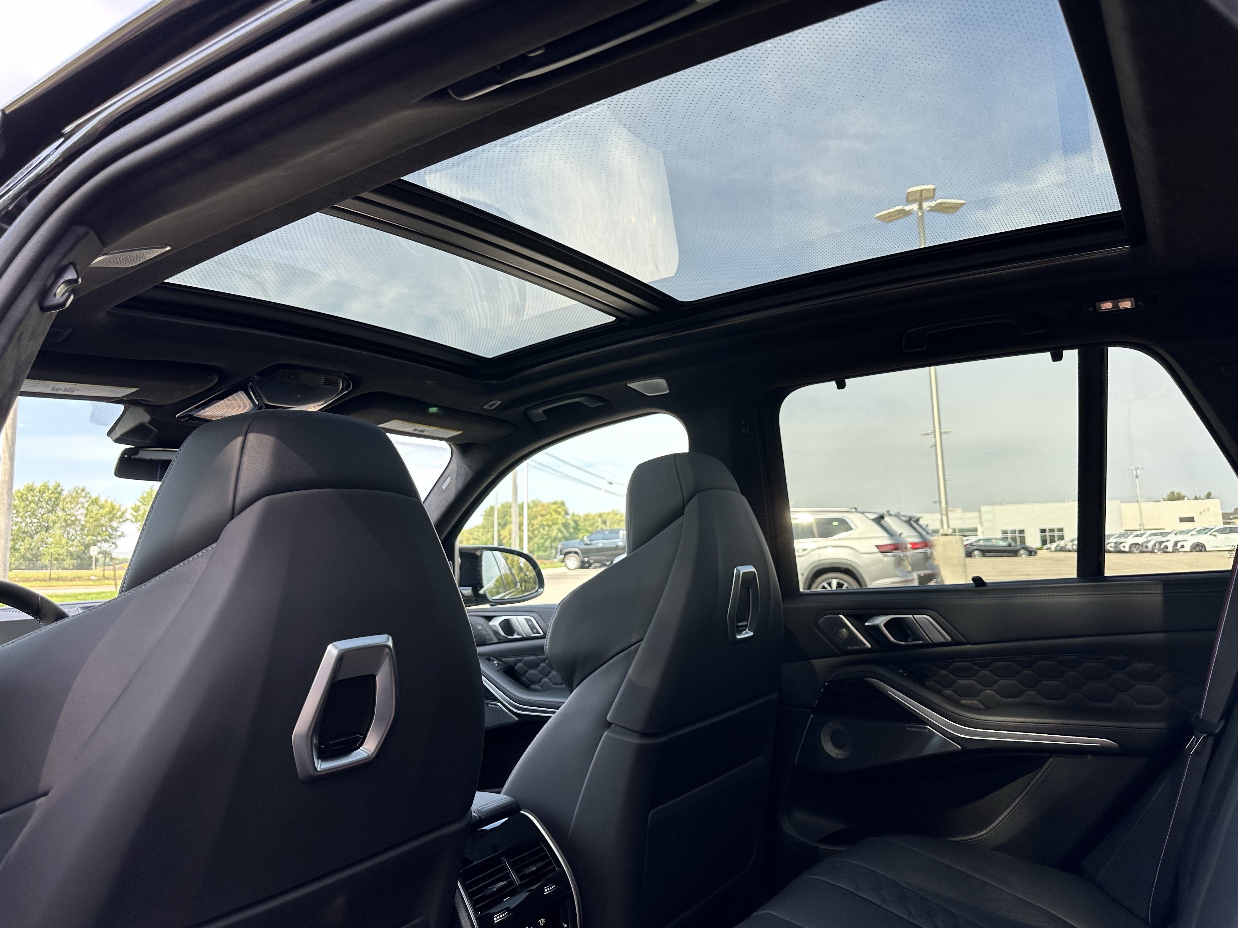 New 2026 BMW X5 M Competition w/ Executive Package AWD/4WD image 21