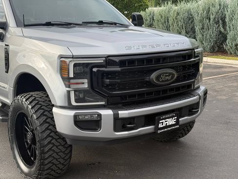 Used 2022 Ford F250 Lariat w/ Black Appearance Package AWD/4WD image 3