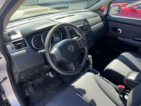 Used 2009 Nissan Versa Hatchback FWD image 12