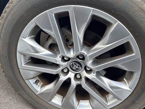 Used 2023 Toyota RAV4 XLE Premium FWD image 10