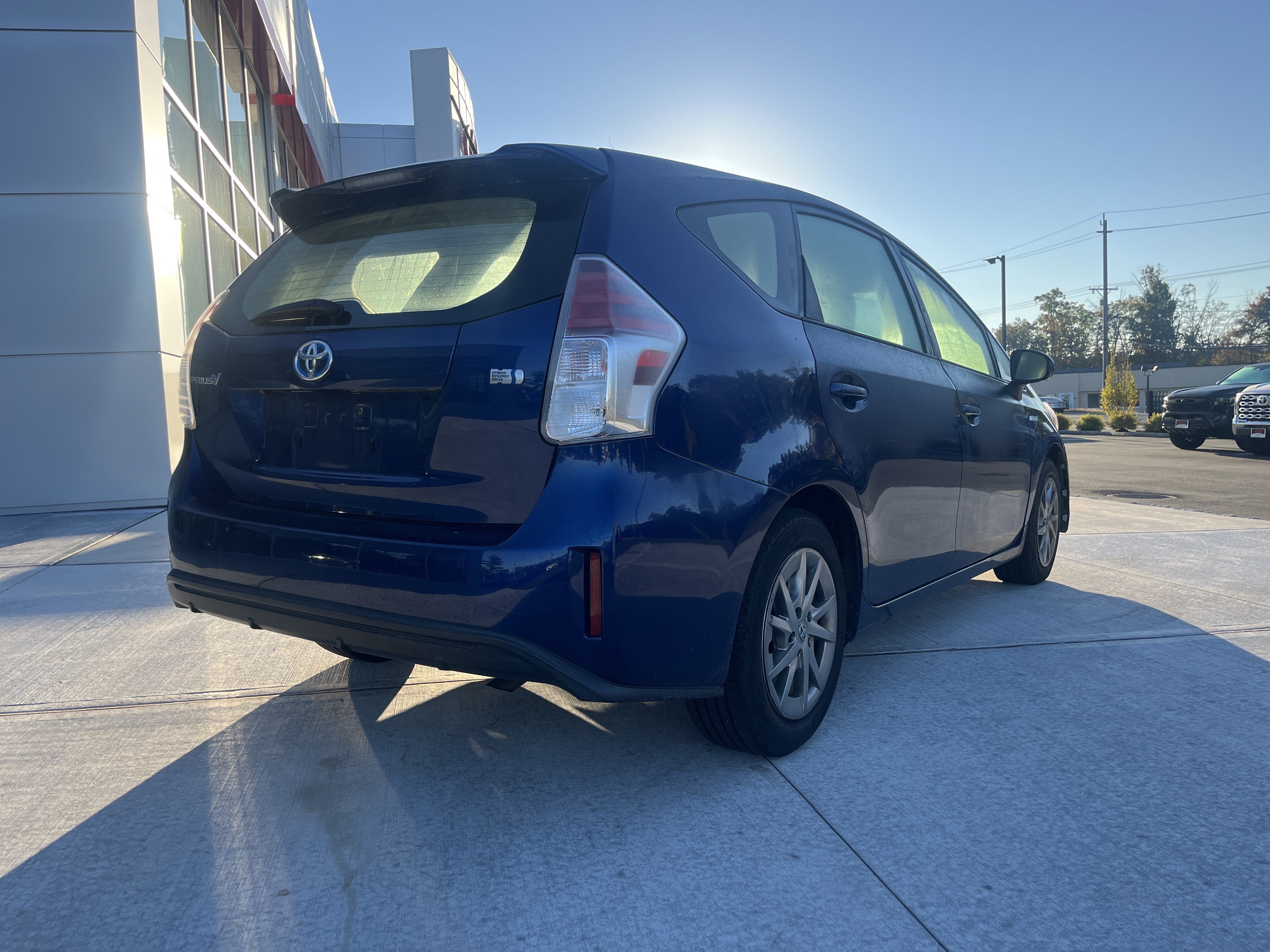 Used 2016 Toyota Prius V Four FWD image 3