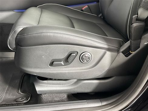 New 2026 Genesis GV70 2.5T Advanced AWD/4WD image 22