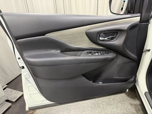 Used 2017 Nissan Murano S AWD/4WD image 16