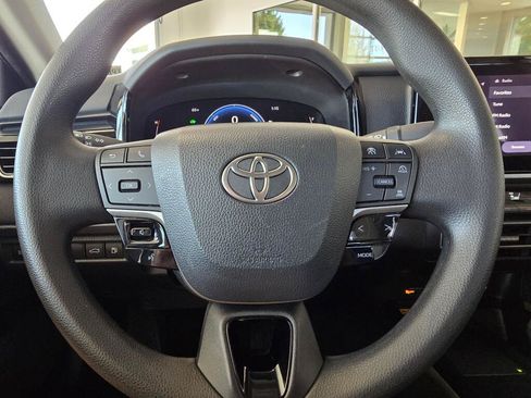 Used 2025 Toyota Camry LE FWD image 22
